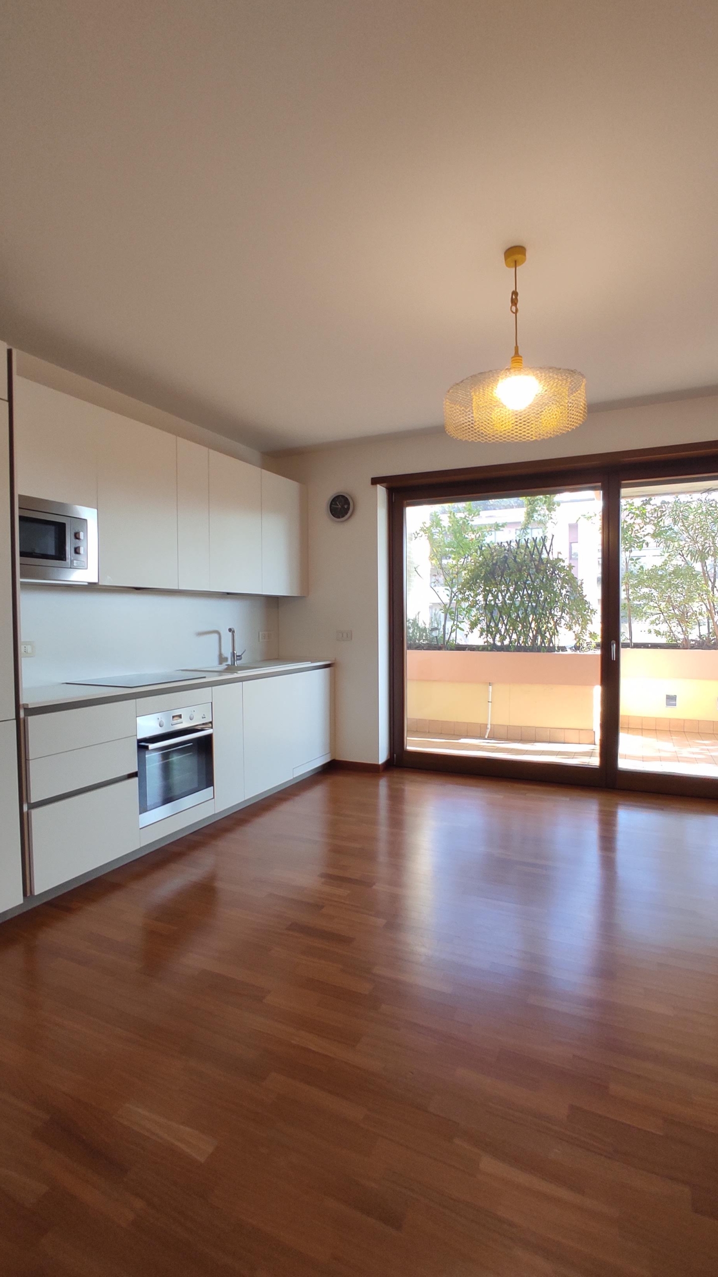 7 cucina terrazzo AFFITTO – Via Niccolò Macchiavelli 11A Paderno Dugnano (MI) – Bilocale