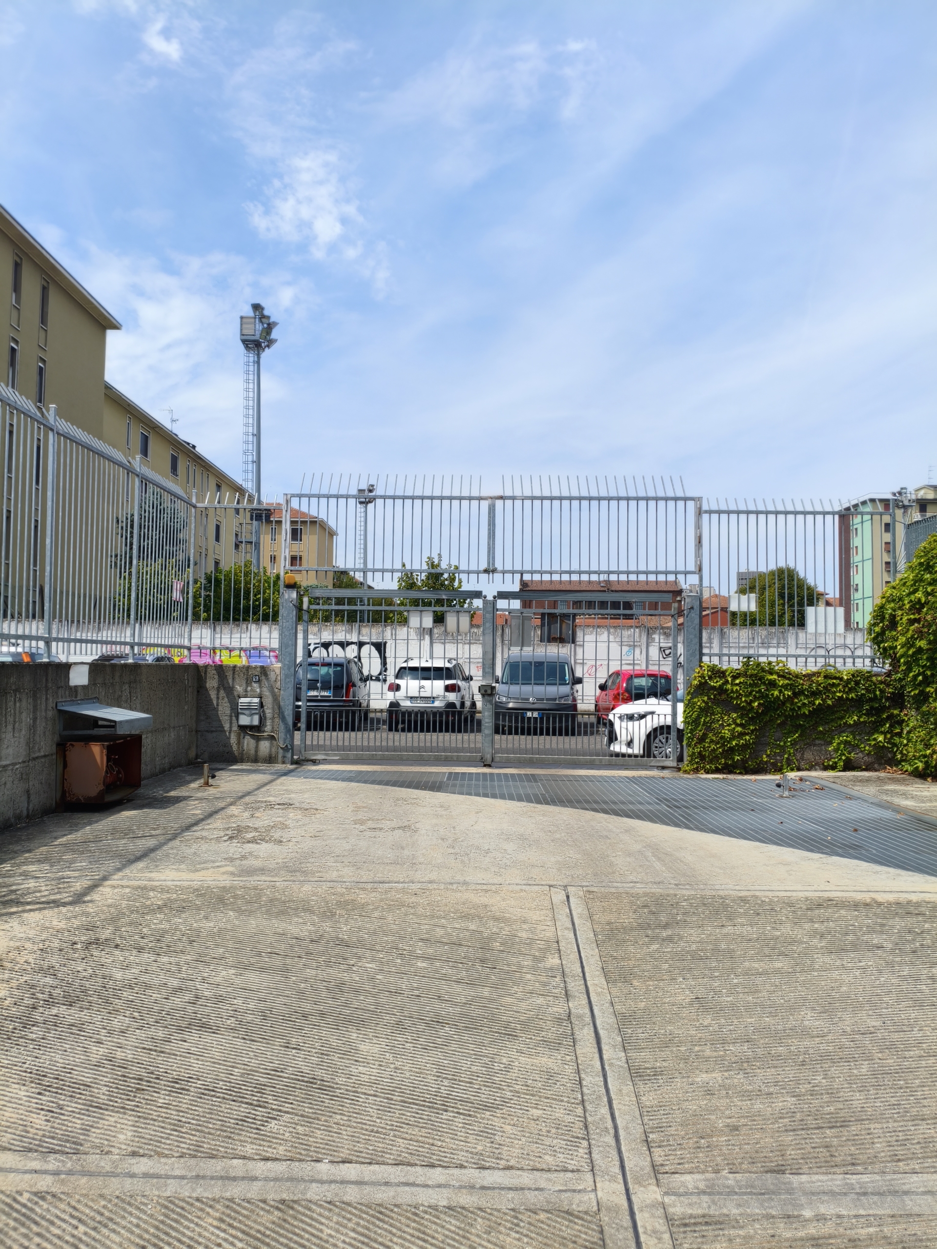 AFFITTO – Via Innocenzo Isimbardi 63 – BOX